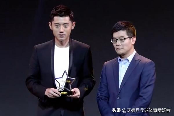 张继科夺冠最精彩的一次,张继科赢球后领奖时的照片