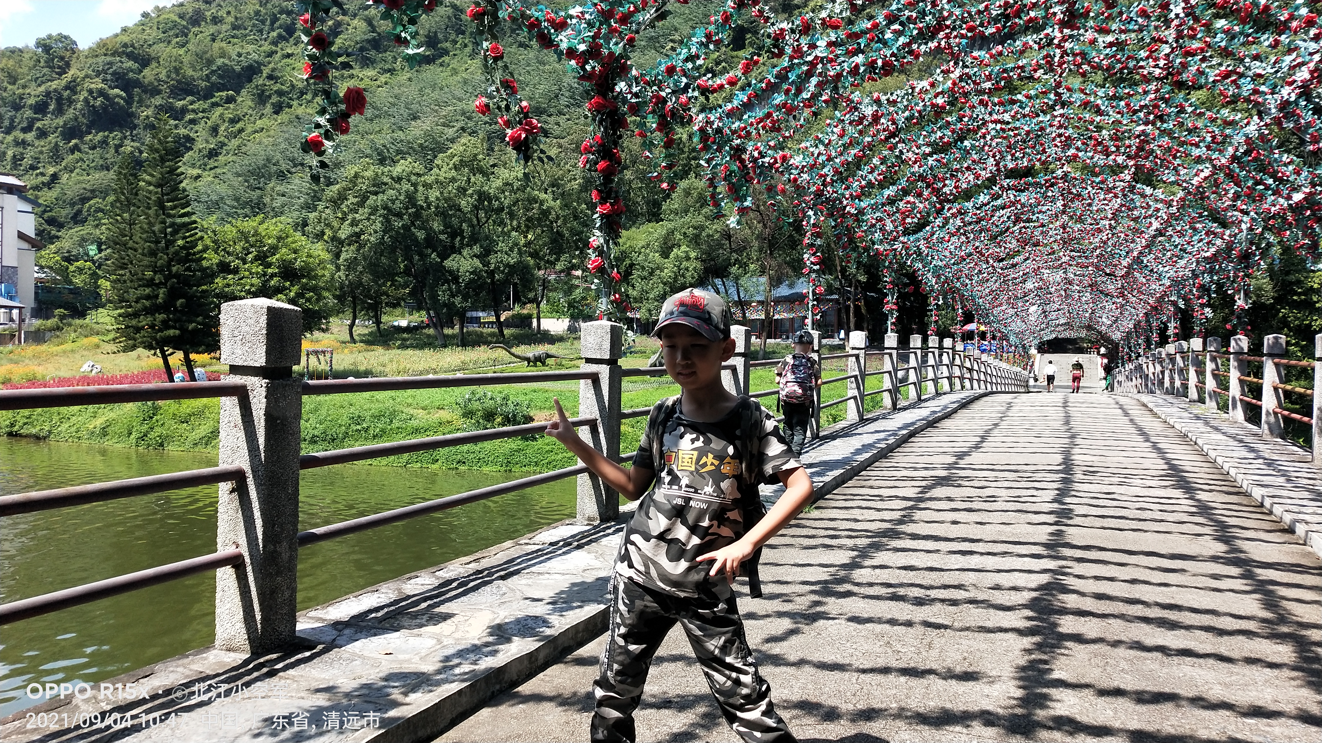 宝晶宫洞,探秘宝石矿洞