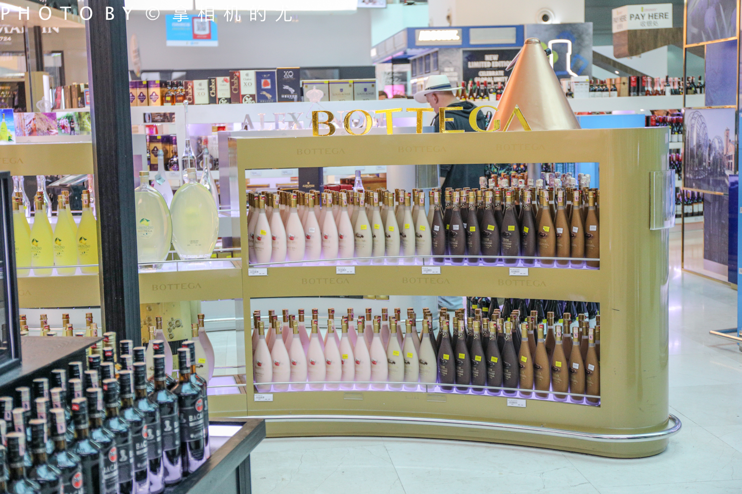 几百块机票飞香港,几百块钱飞机