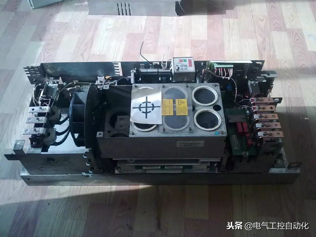 变频器炸机接线,变频器炸管维修