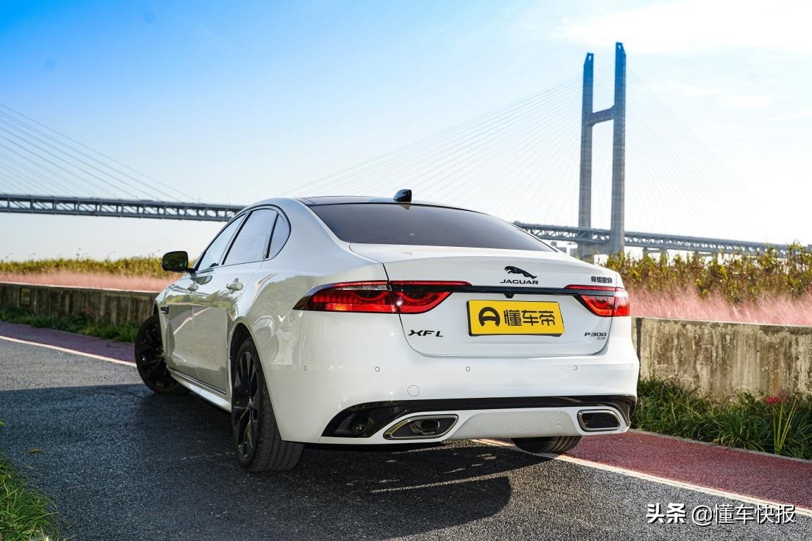 陈震试驾捷豹xfl2021款试驾视频,沉浸式体验24款捷豹xfl尊享豪华