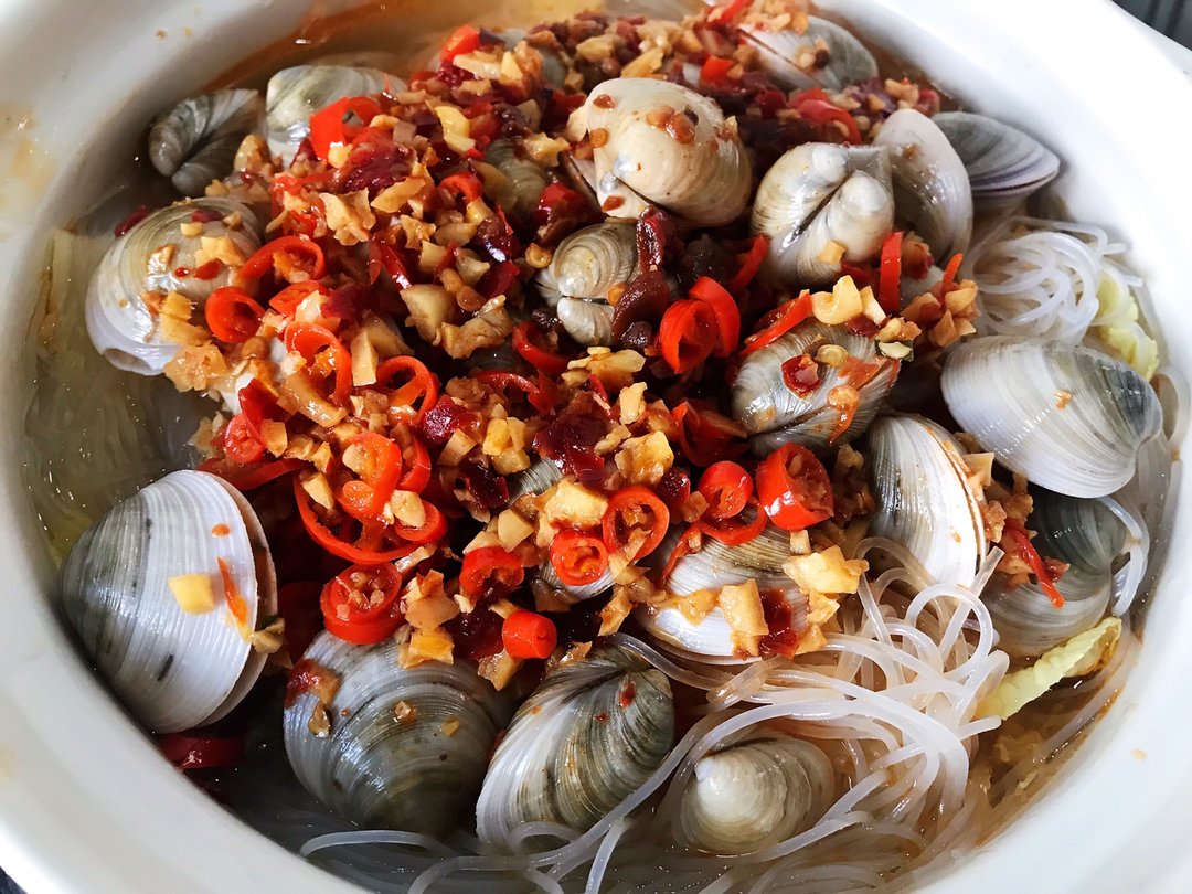 花甲粉丝味很重,在家做的花甲粉丝就是鲜美