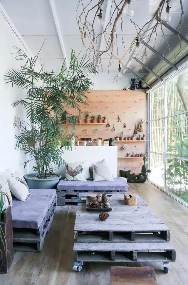 夫妻深山打造500万别墅,90后夫妻隐居山林自建小屋