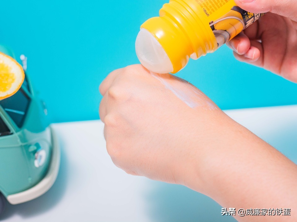 你！不准黑！沙滩救生员用它，炙烤8小时0晒伤！风靡澳洲百年