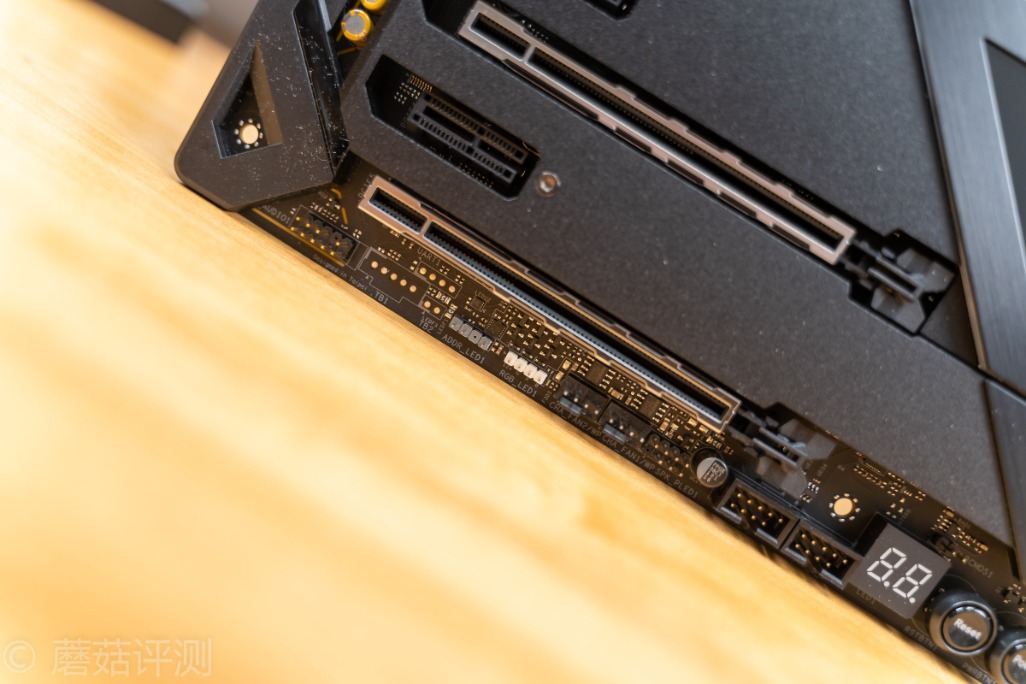 技嘉b550大雕主板评测,华擎x570太极雷蛇怎么样