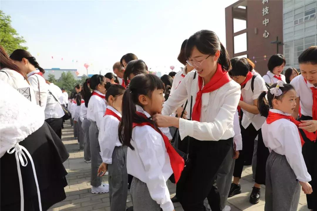 传红色精神承家国情怀,传红色精神做有志少年征文