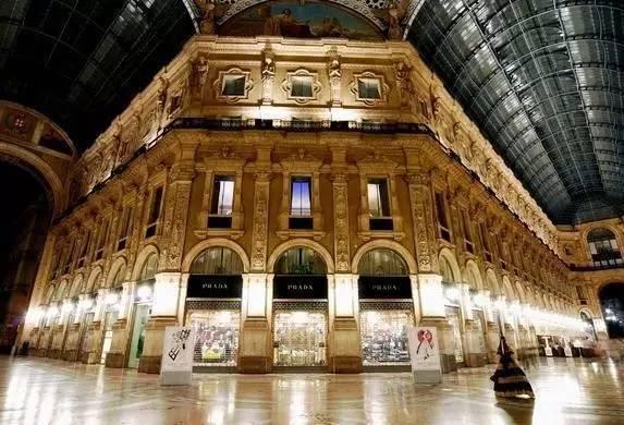 重庆回收普拉达包包,成都普拉达包包回收