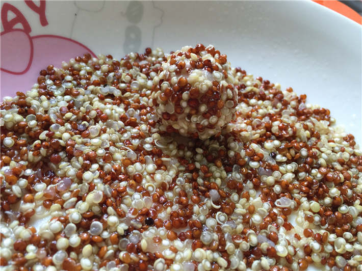 鲜虾藜麦饼辅食,藜麦米虾仁宝宝辅食
