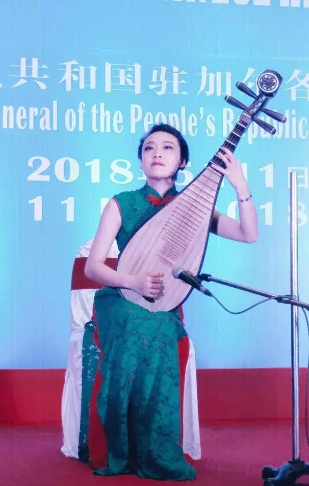 外交官夫人看印度：以白为美印度小伙很爱中国美女