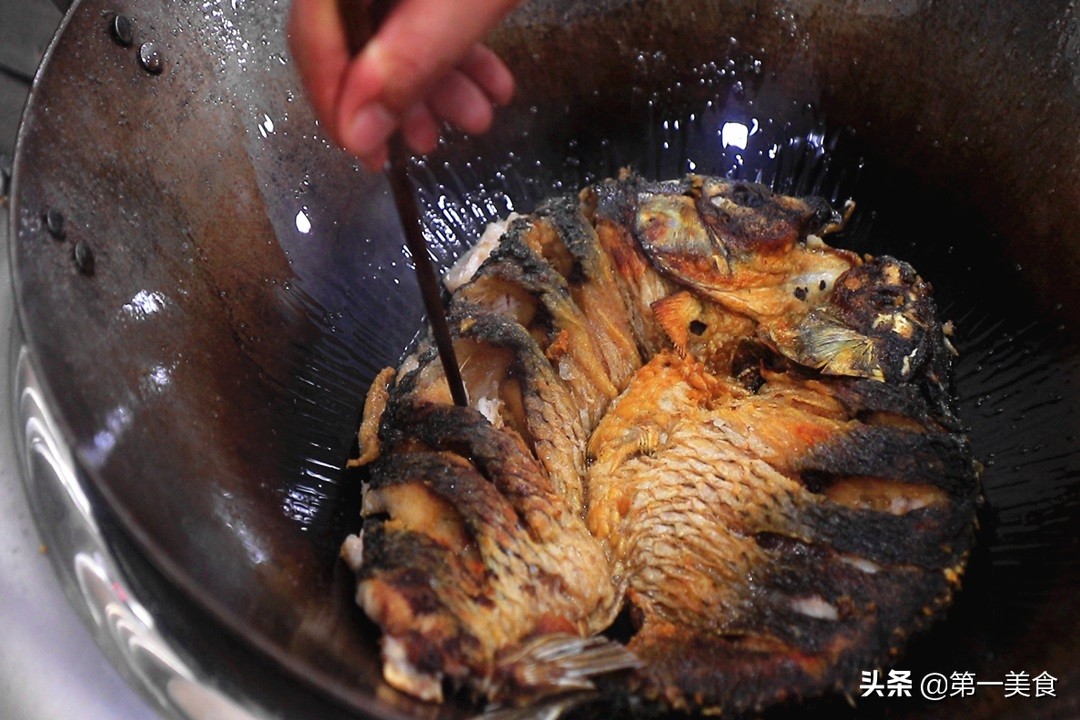 无需烤箱版家庭不辣酱香烤鱼做法,家庭版烤鱼不用烤箱也能做不吃辣