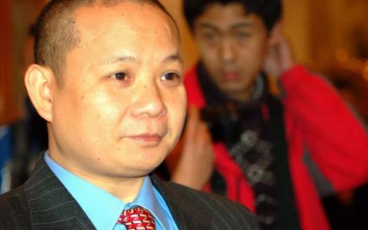 曾身价218亿、送员工430套房,倾家破产后众筹治病,今东山再起