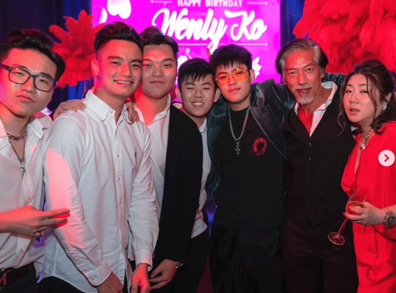 张耀扬近期发型照片,57岁张耀扬弃影从商