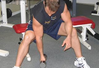 健身达人轻轻松松练出一身肌肉,健身完美逆袭励志瘦子变肌肉男