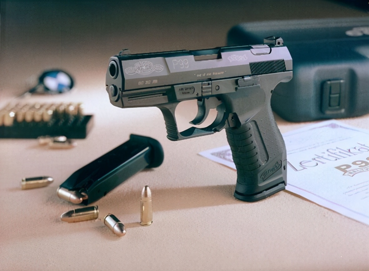 电影风暴的轻武器解析,电影风暴中的枪械