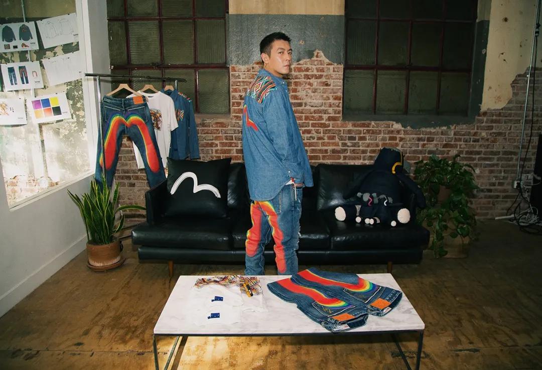 2019最流行的牛仔,总有一款牛仔让你肆意洒脱又时尚