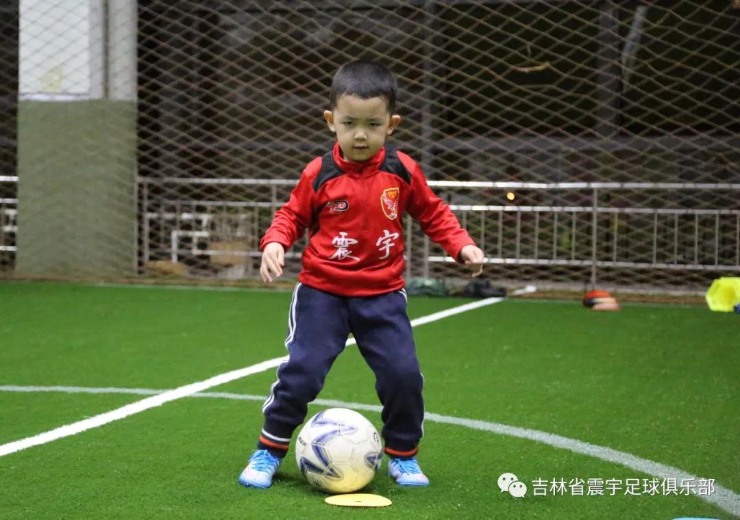 新奇之余,皆是寄望——震宇足球进驻农博园搏一搏室内足球场