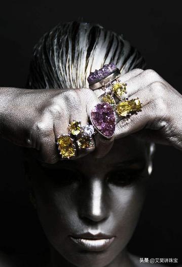 六福和老凤祥哪个更好,为什么老凤祥比六福便宜