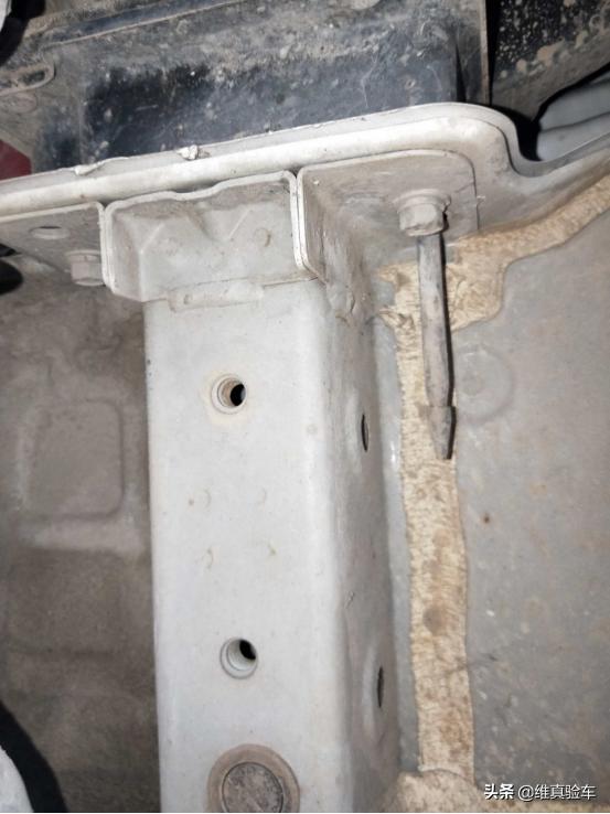 把车借给朋友结果看到了自己的车,把车借给朋友后还回来