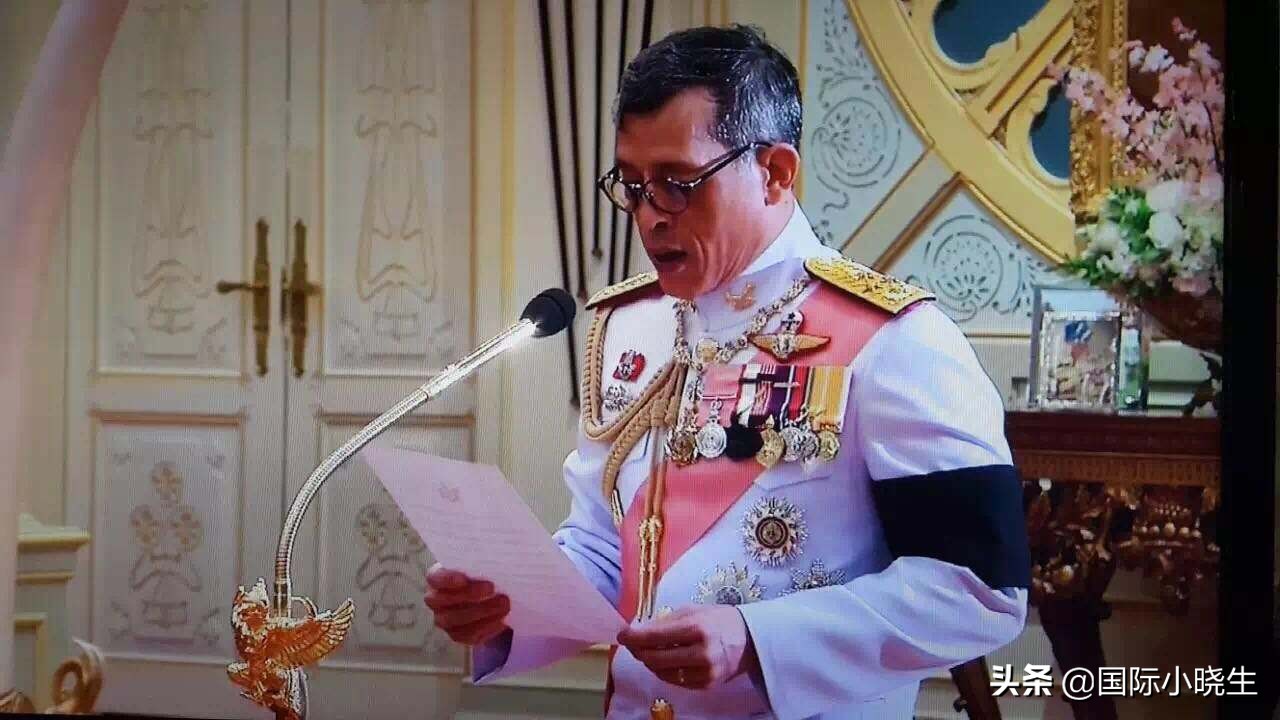 泰国九世王加冕仪式,泰国新王为何现在才登基