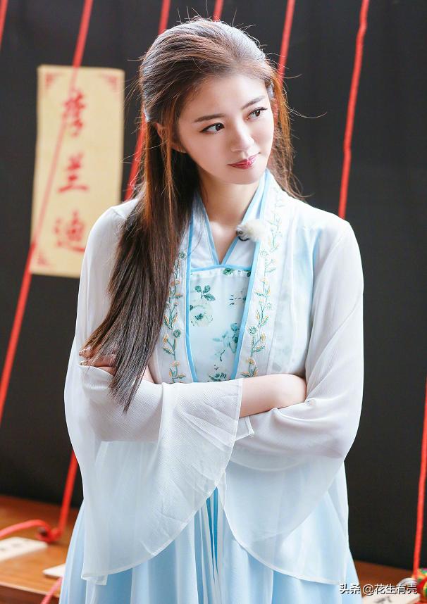 7年之后再次相遇韩剧,戚薇和李承铉跨年晚会双向奔赴