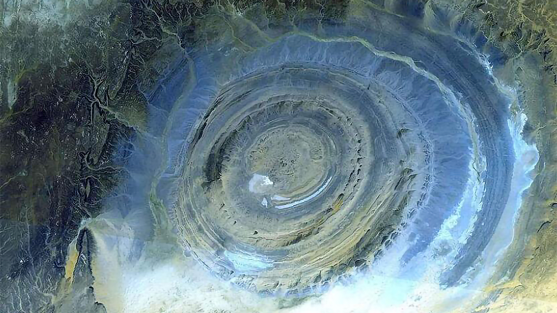 眼睛长在地球上,地球上的巨大眼睛