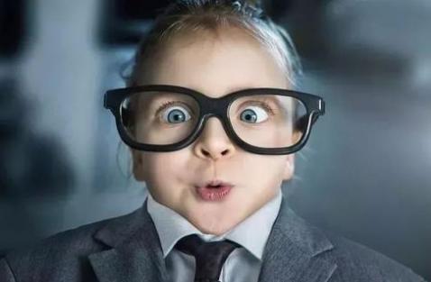 目前控制近视度数有哪些方法,角膜塑形镜停戴后近视度数飞涨