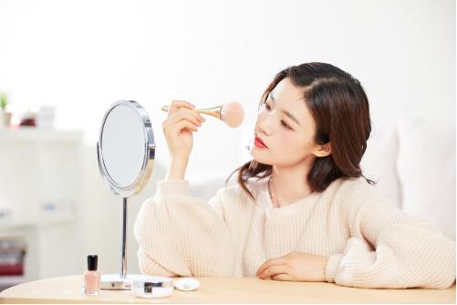 隔离霜就是防晒霜吗,隔离霜是保护皮肤还是伤害皮肤