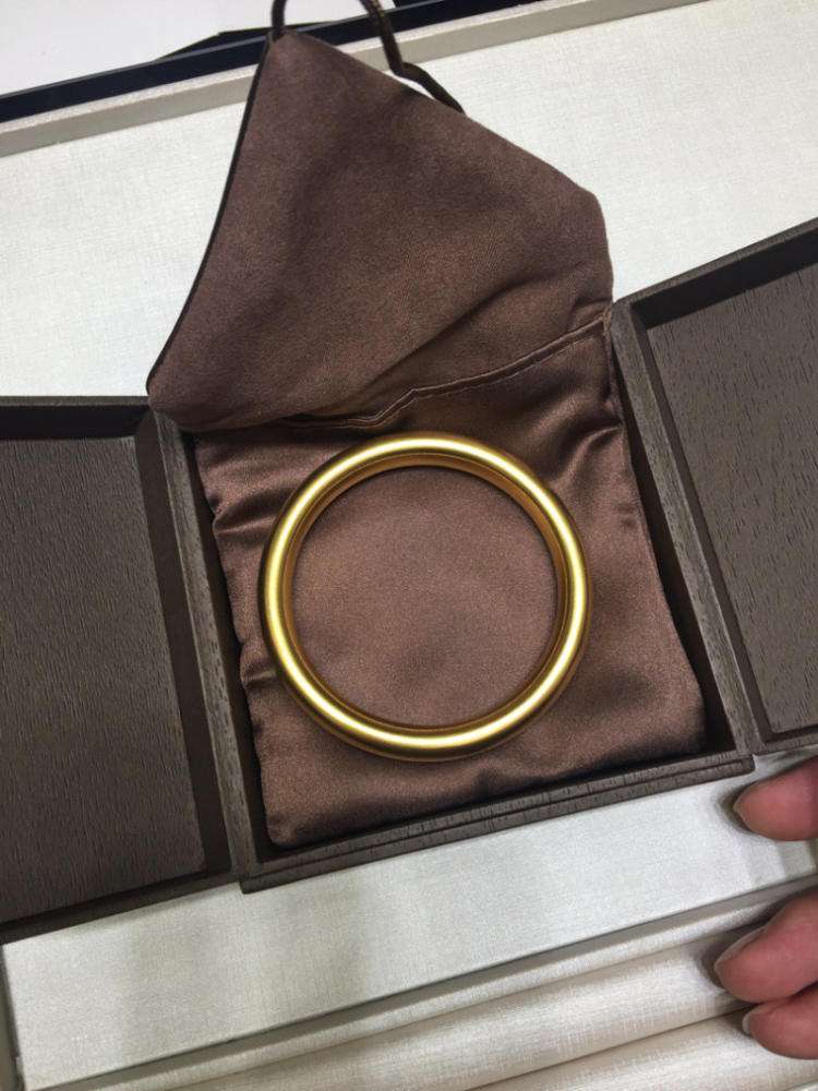 光面黄金手镯和古法手镯哪个好,纯黄金999卡地亚细款光面8克手镯