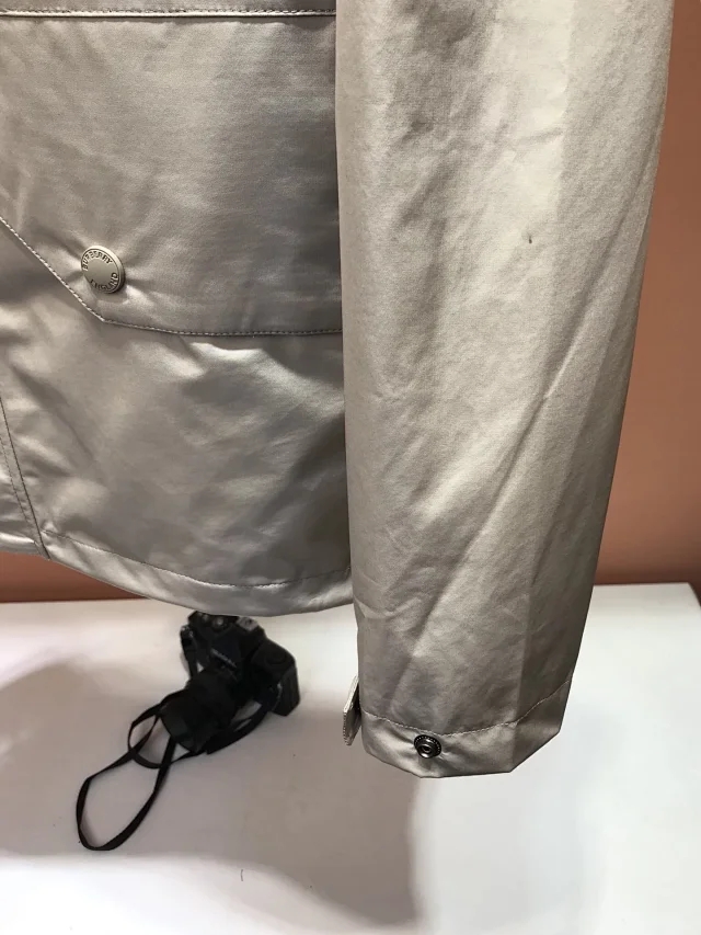 中国人穿巴宝莉风衣,澳门巴宝莉风衣