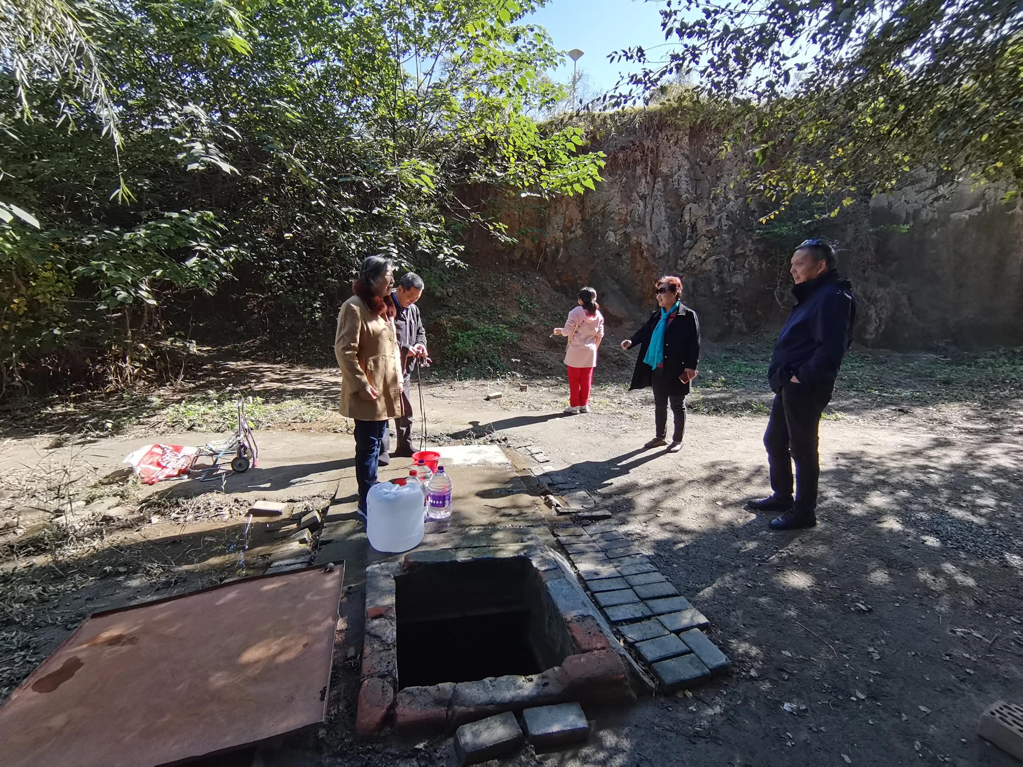 金秋十月登上山顶看美景,花山国家森林公园游记