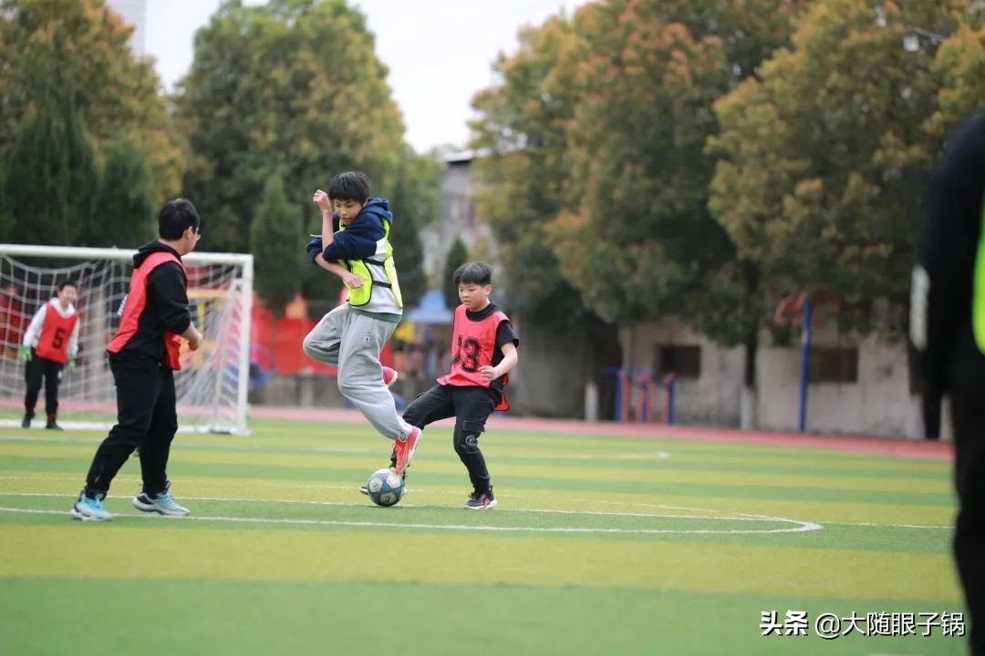 随州外国语小学足球比赛,外国语学校足球小将比赛