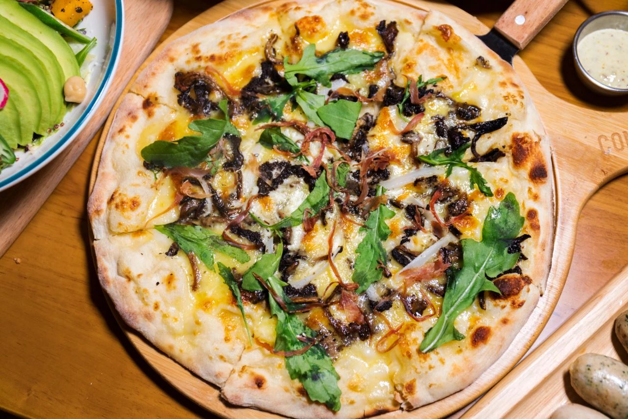 重庆第①家正版餐酒博物馆来了！1000+酒水，50+简餐，嗨翻16h