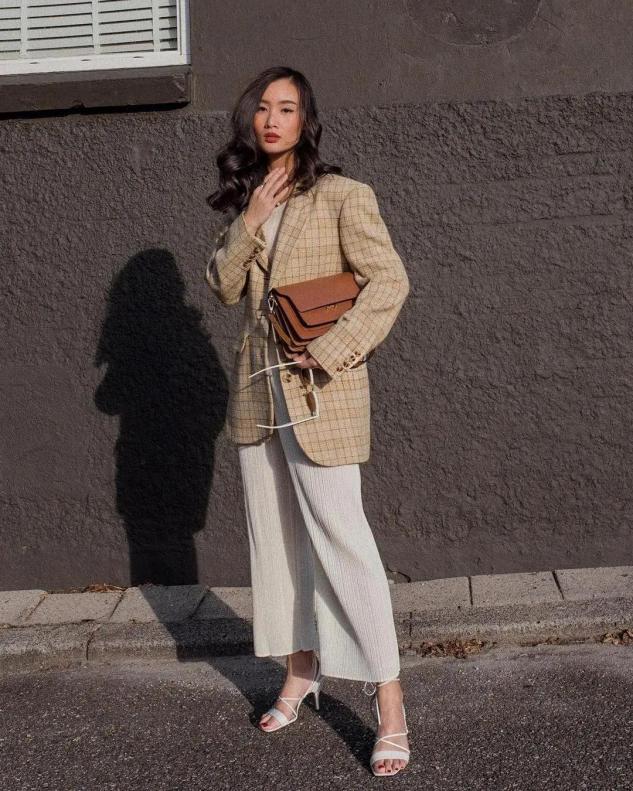 冬天穿得好臃肿,冬天穿的臃肿怎么办