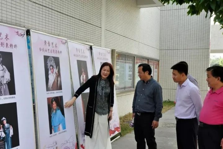 笔韵墨香放异彩，丰富舞台漫云中——广州市白云中学欢迎您