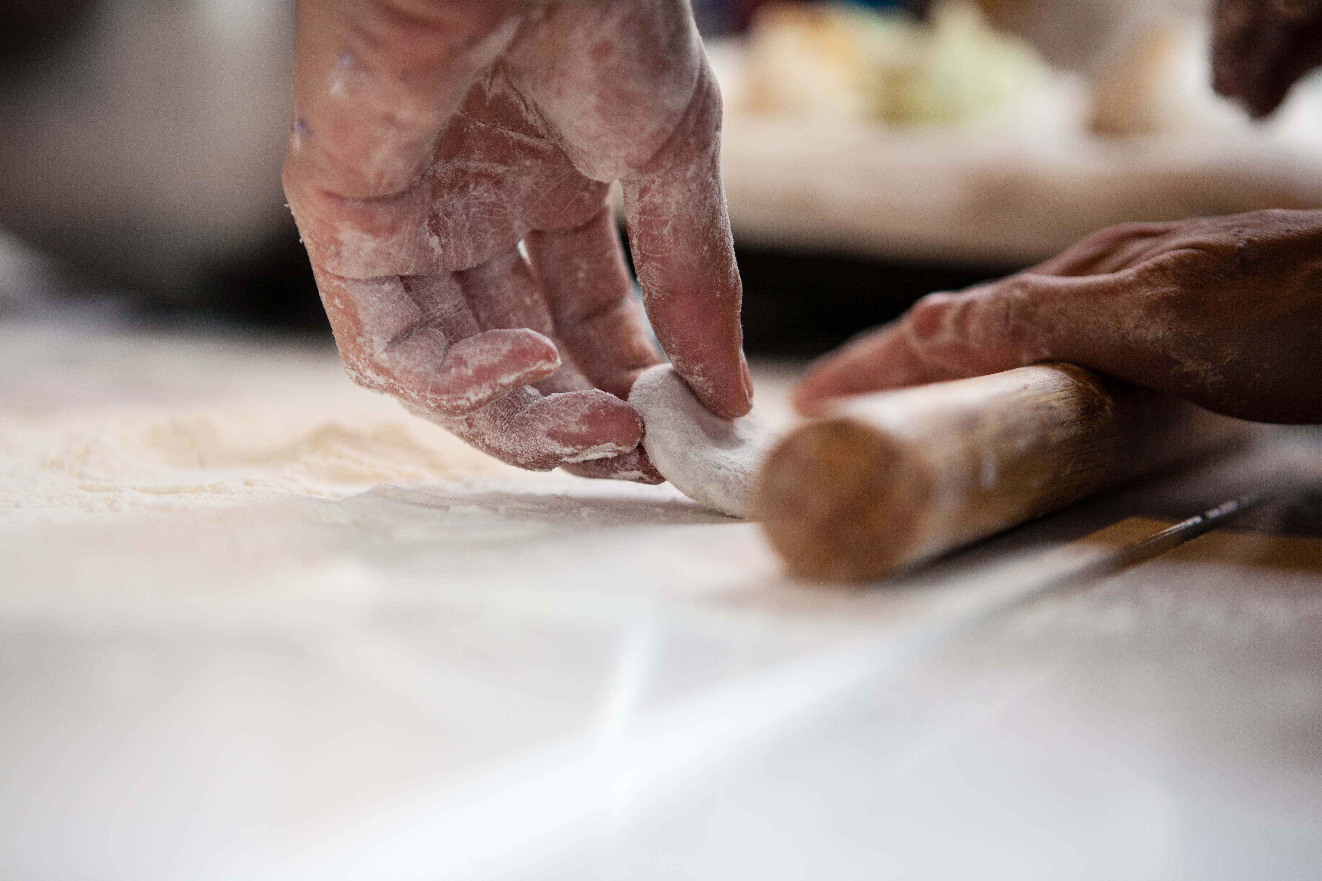 剩饺子怎么做成鸡蛋煎饺,饺子吃不完怎么办
