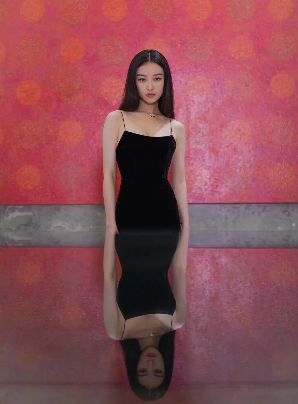 肩宽胸细女人怎么穿才好看,胸大肩宽微胖怎么穿