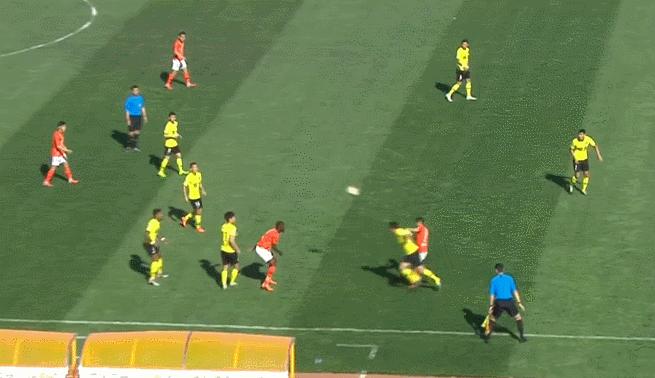 恒大犯规红牌,恒大亚冠飞铲红牌