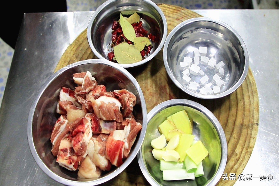 大厨羊排最好吃的做法清炖羊排,厨师长教你红烧羊排最好吃做法