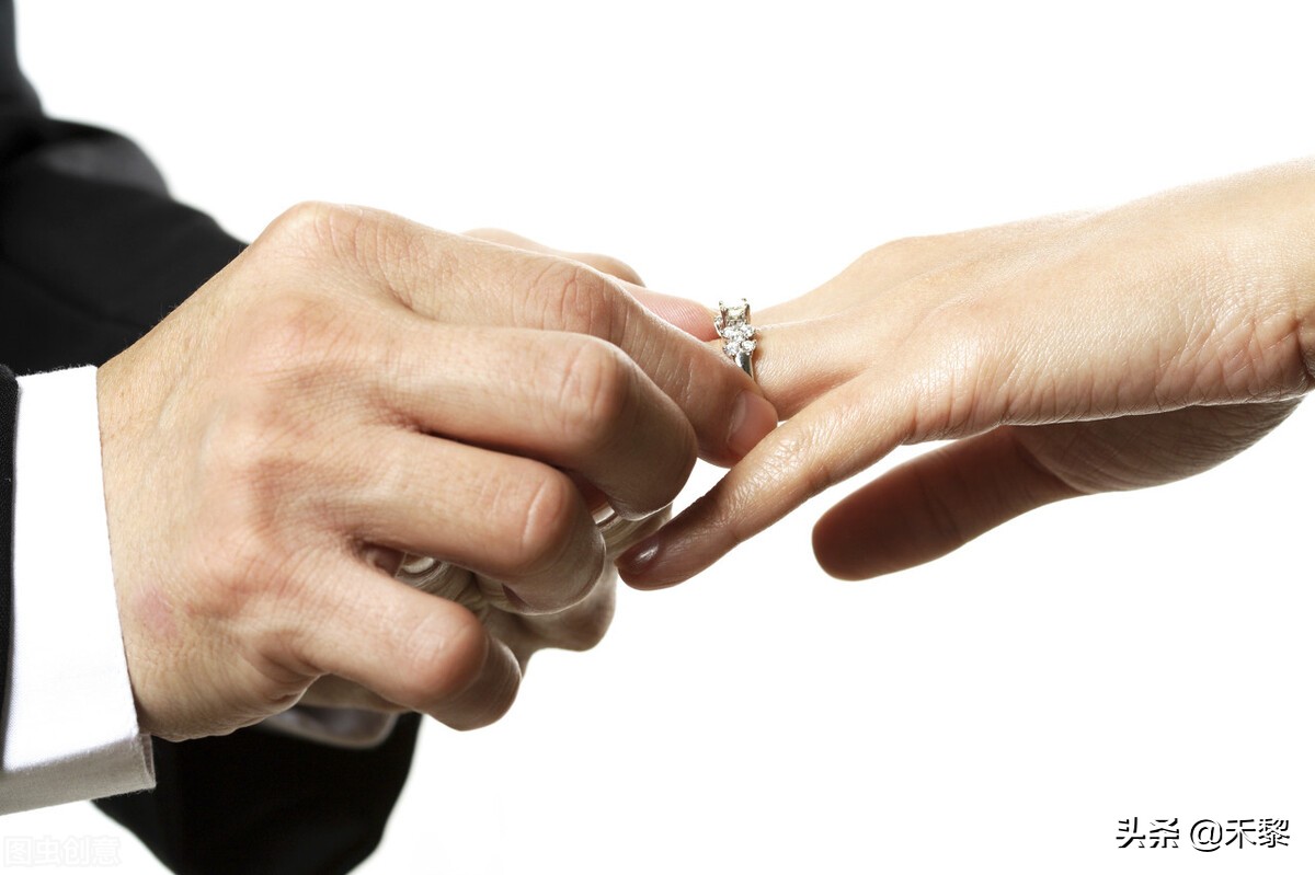 珠宝首饰出单怎么发朋友圈文案,珠宝成交朋友圈文案怎么写