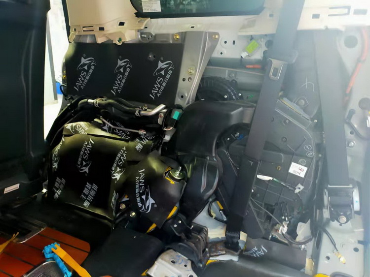 安静下来无锡祥兴本田奥德赛汽车隔音改装大白鲨