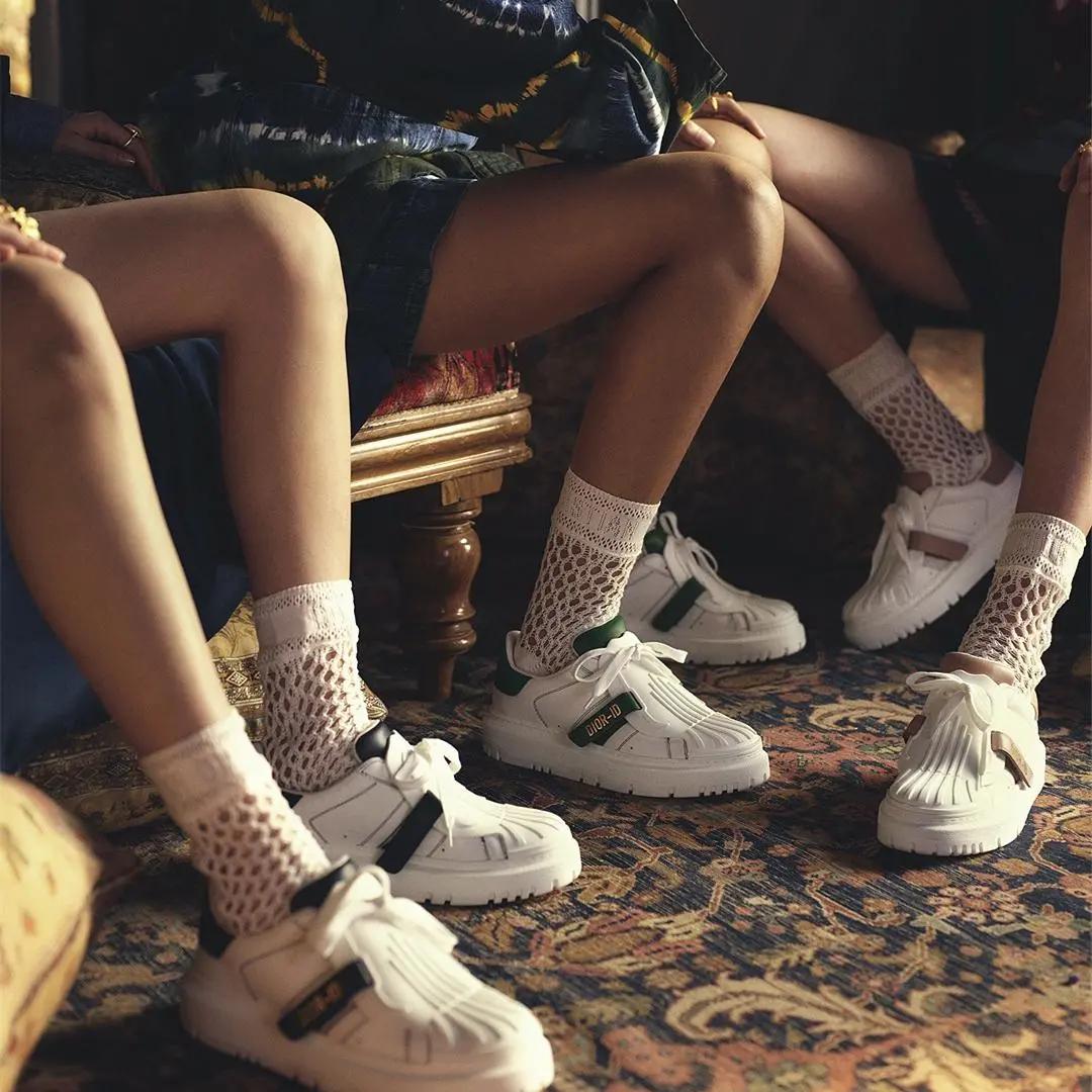 推荐一双又舒服又好看的运动鞋,好看又好穿的国货运动鞋