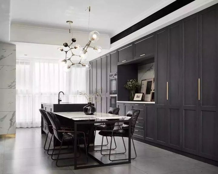 餐桌圆桌和方桌哪个更好看,餐桌方桌和圆桌怎么选