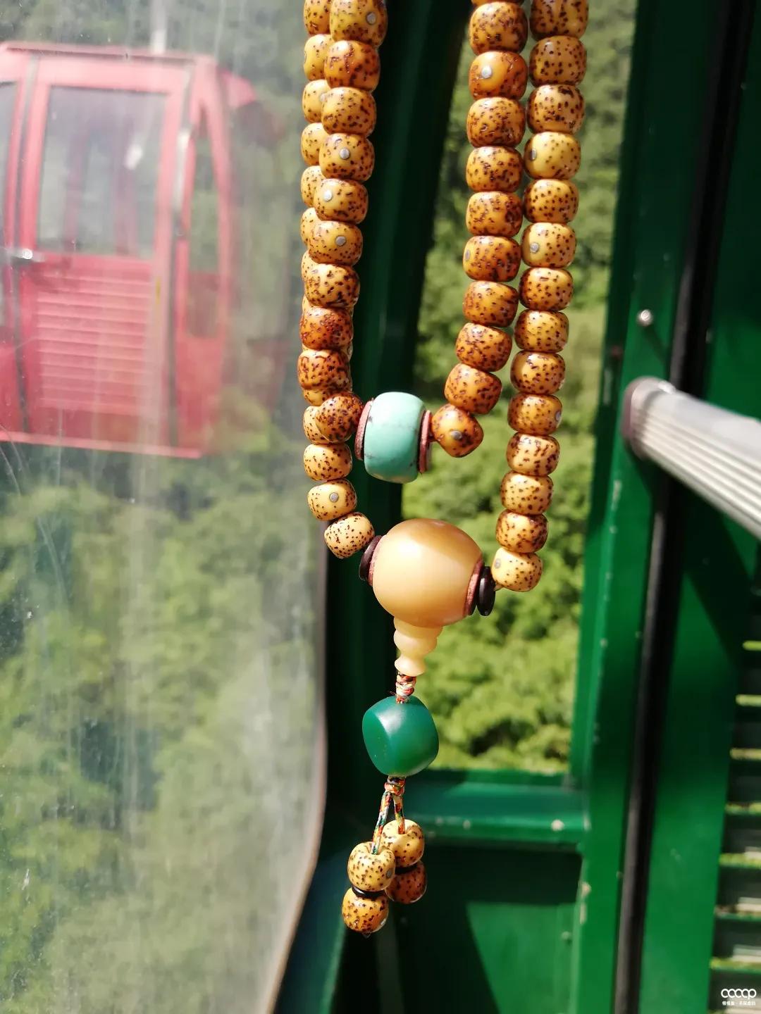 他试了一瓶“印度神油”，盘串6年，包浆妙啊