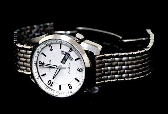 西铁城自动机械男表质量怎么样,西铁城机械表还是石英表