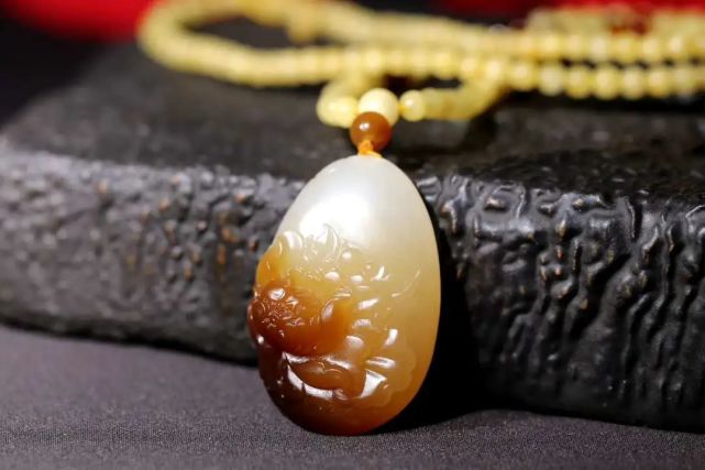 晚上睡觉可以戴和田玉吗,和田玉手镯洗澡能戴吗