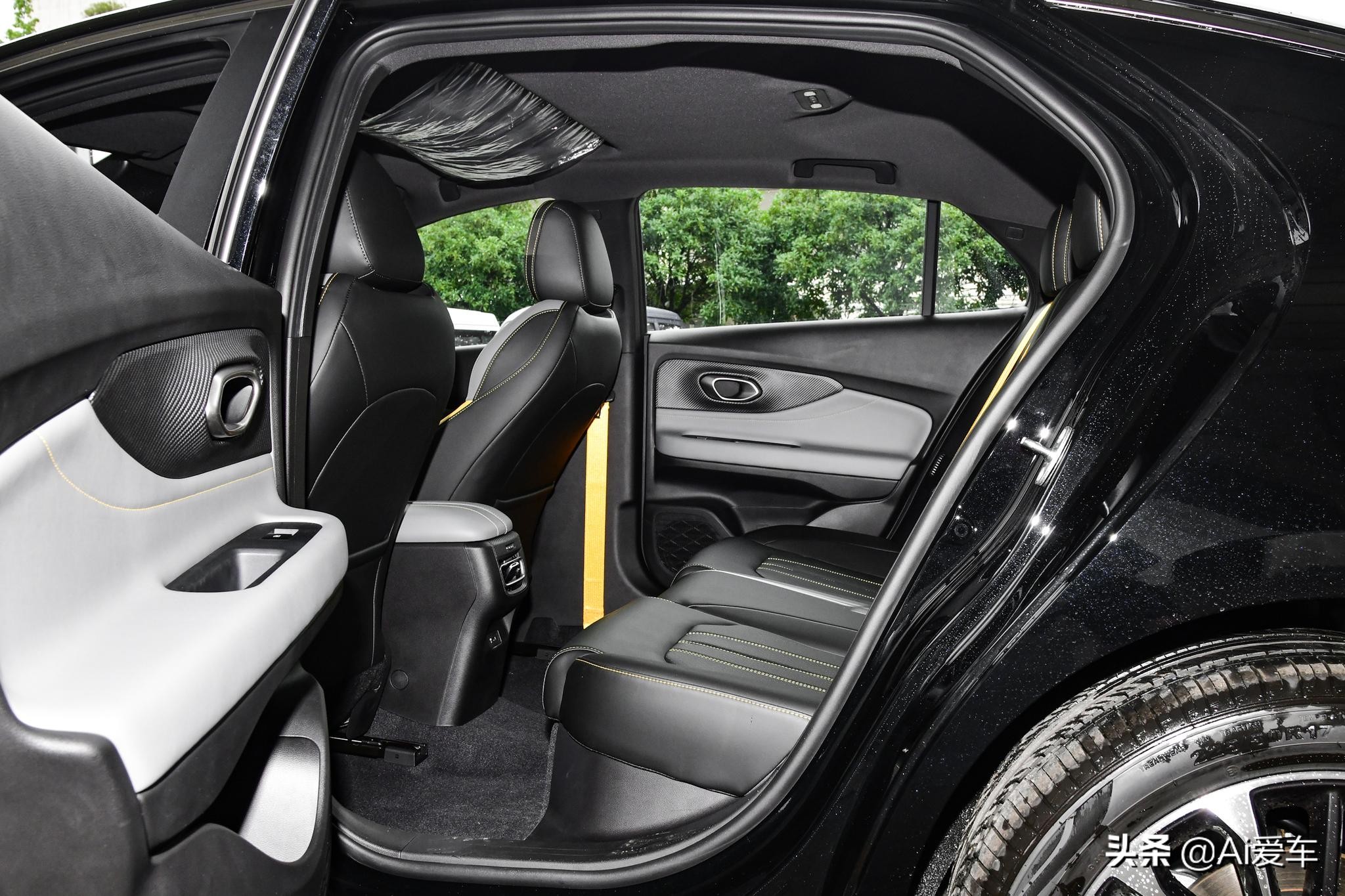 传祺影豹j16苏神版优惠多少,广汽传祺影豹和名爵5对比