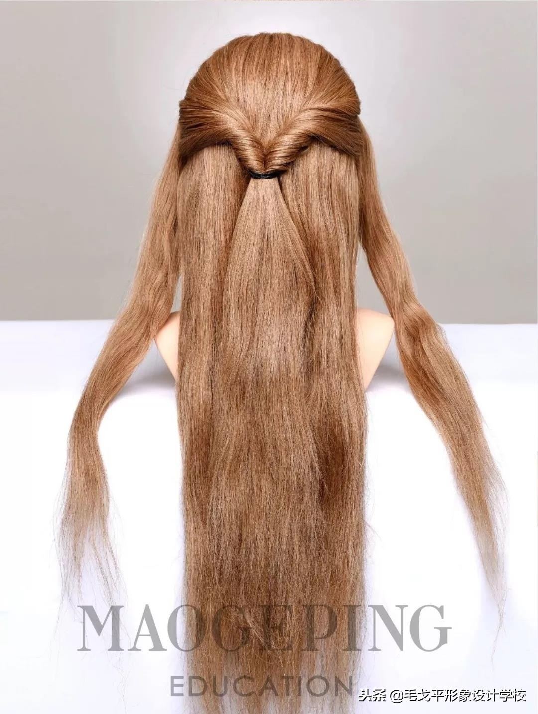 精致的盘发整个人显得端庄且优雅,超详细盘发教程精致优雅