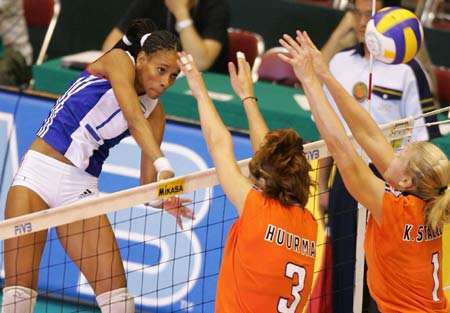 古巴排球七连冠,古巴女排在三次决赛当中夺得金牌