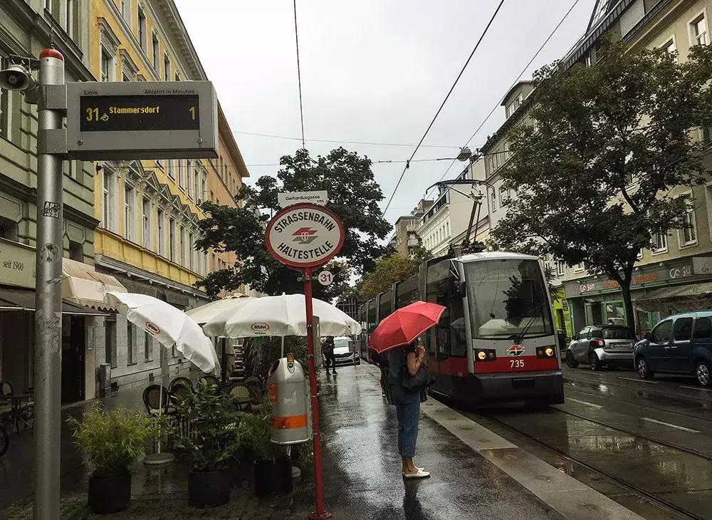 被贴上“蓝色的多瑙河”的标签，这座治愈系的城市，究竟如何？