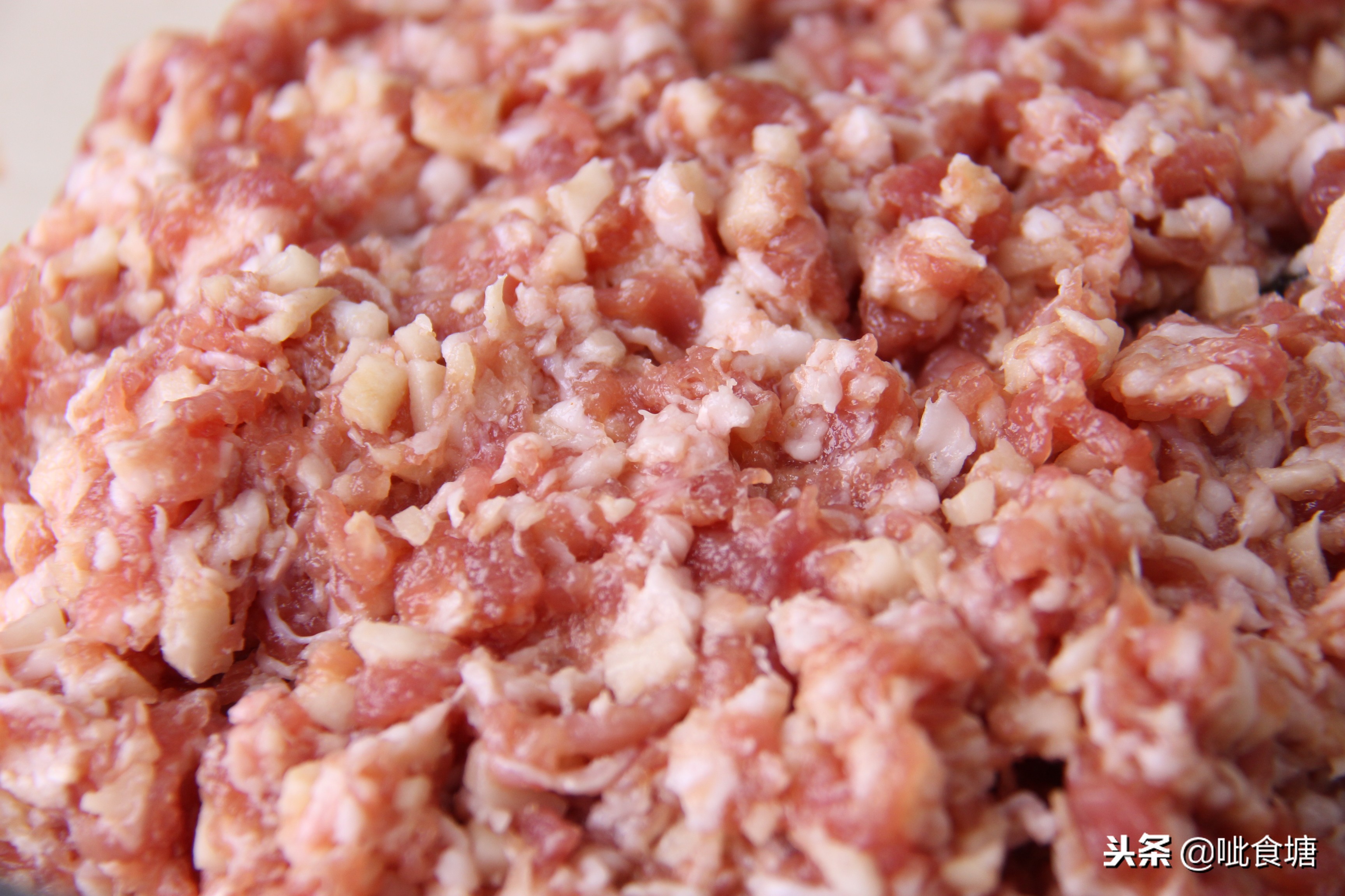 四喜丸子与红烧狮子头的区别,四喜丸子红烧狮子头是炖还是蒸